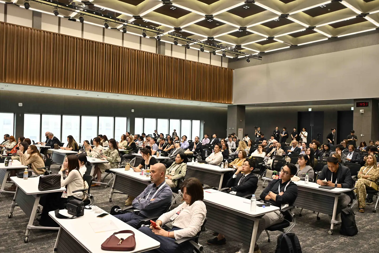 Delegates from around the world at the IMLG 2025 symposium